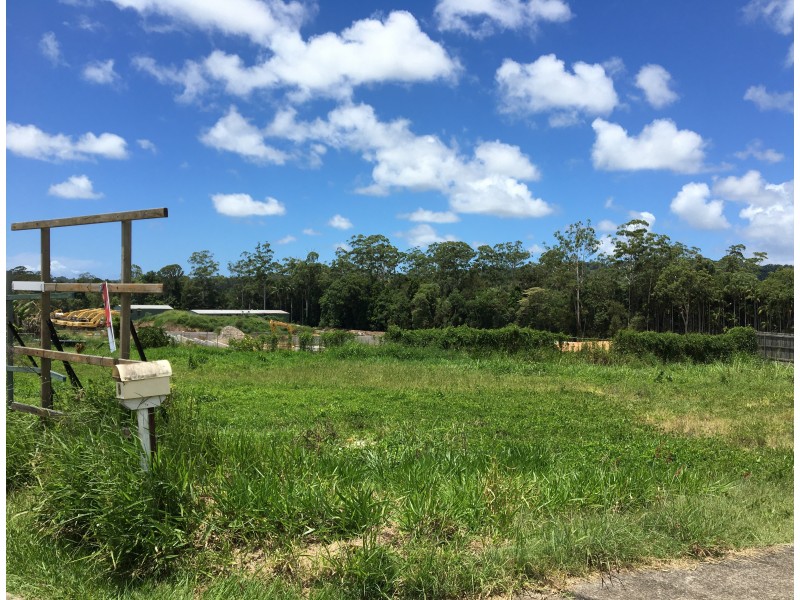 4 Sandalwood Lane, Forest Glen QLD 4556