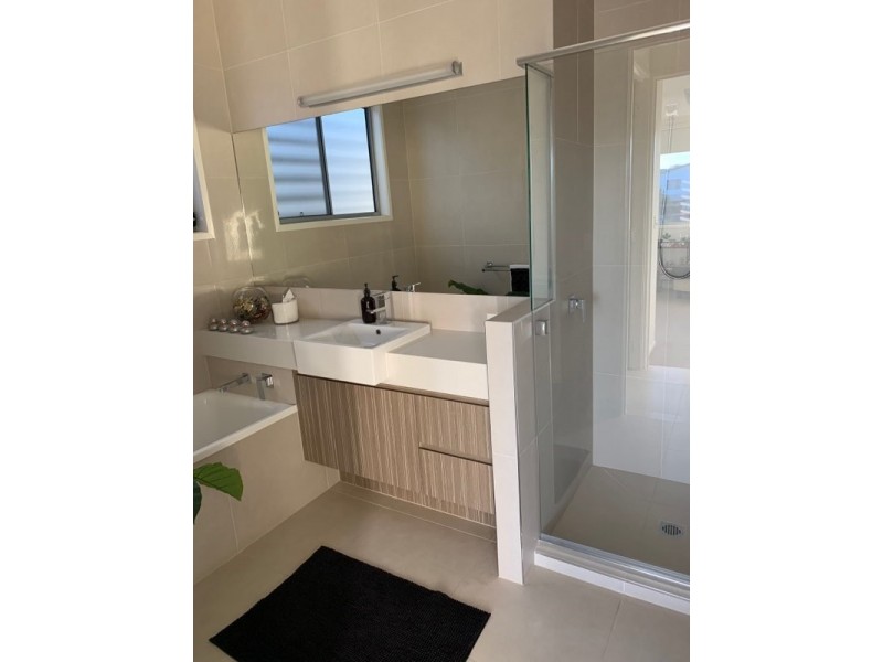 12 Machans Lane, Maroochydore QLD 4558