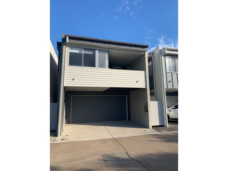 12 Machans Lane, Maroochydore QLD 4558