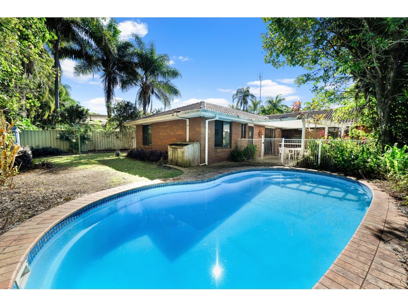69 Poinsettia Avenue, Mooloolaba QLD 4557