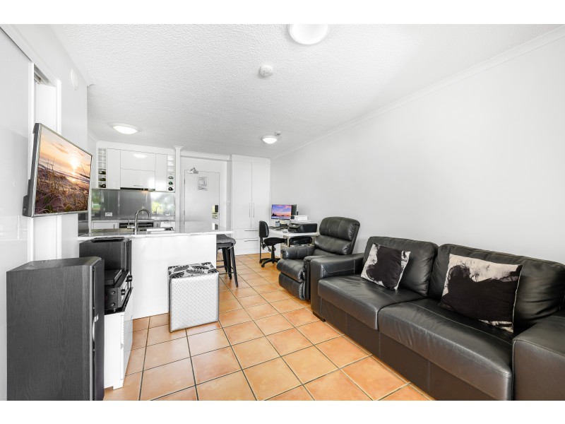 240/180 Alexandra Parade, Alexandra Headland QLD 4572