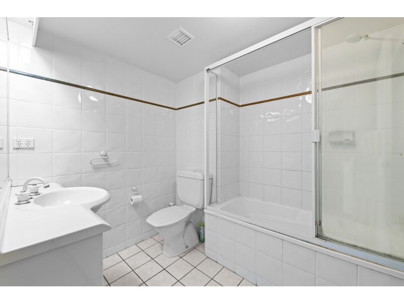 8/44 Beach Parade, Maroochydore QLD 4558