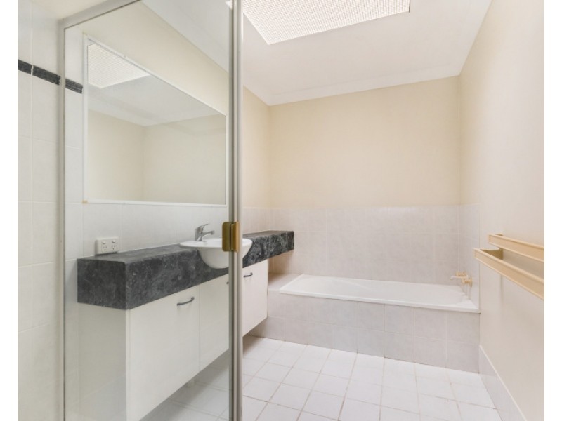1/20 Baden Powell Street, Maroochydore QLD 4558