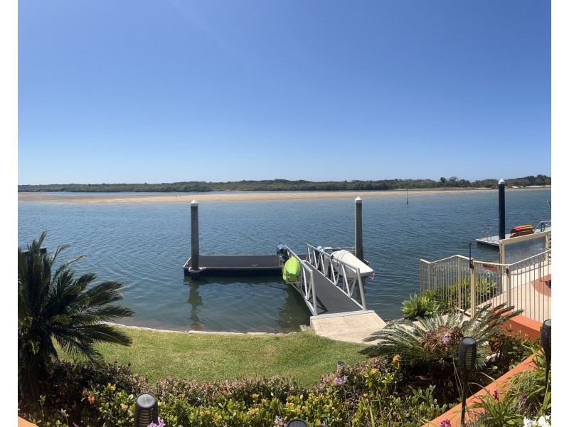 2/84-86 Duporth Avenue, Maroochydore QLD 4558