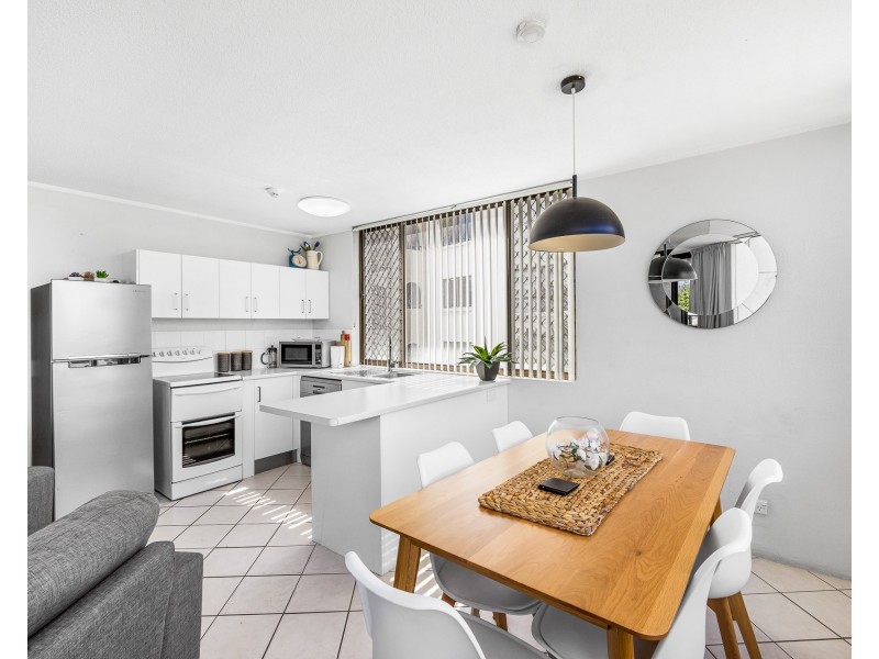 13/2 Maroubra Street, Maroochydore QLD 4558