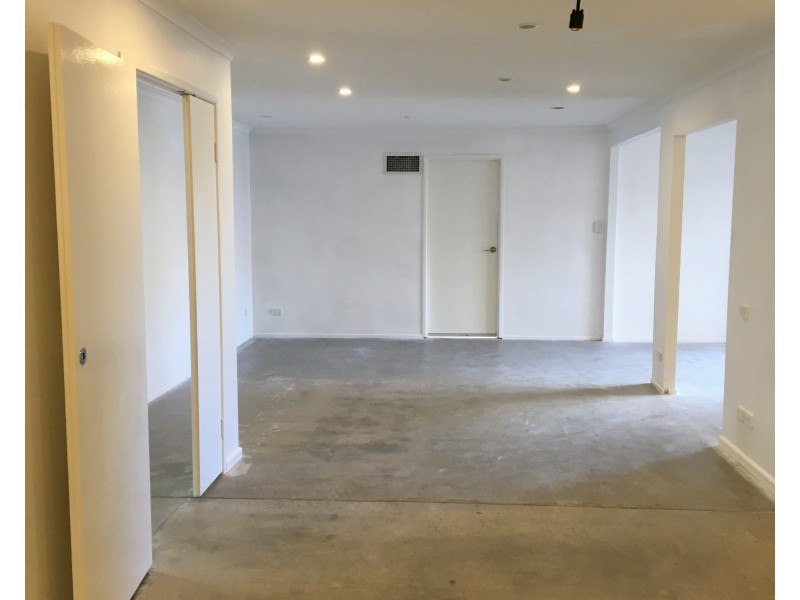 3/2 Dual Avenue, Warana QLD 4575