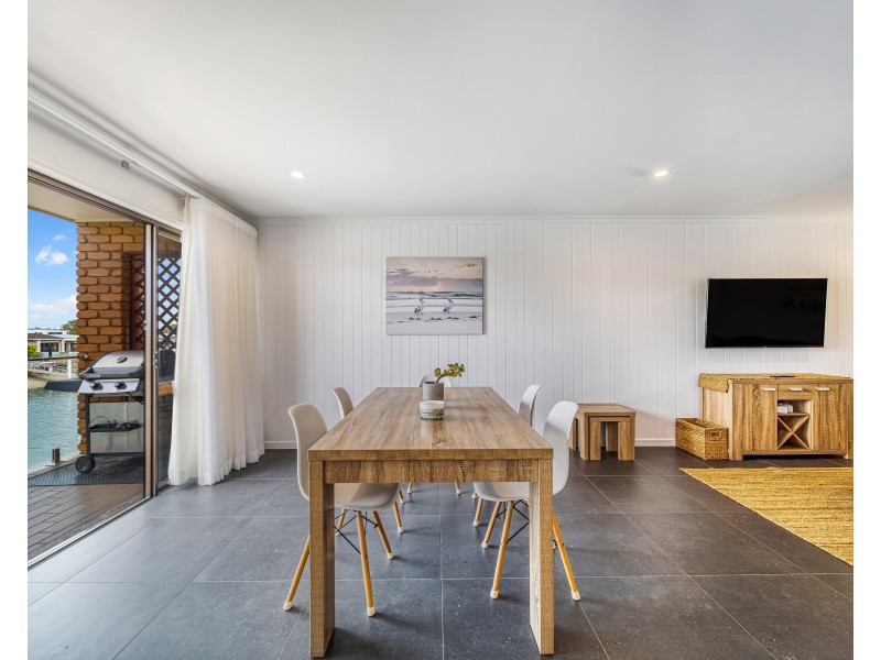 4/17 Barooga Crescent, Mooloolaba QLD 4557