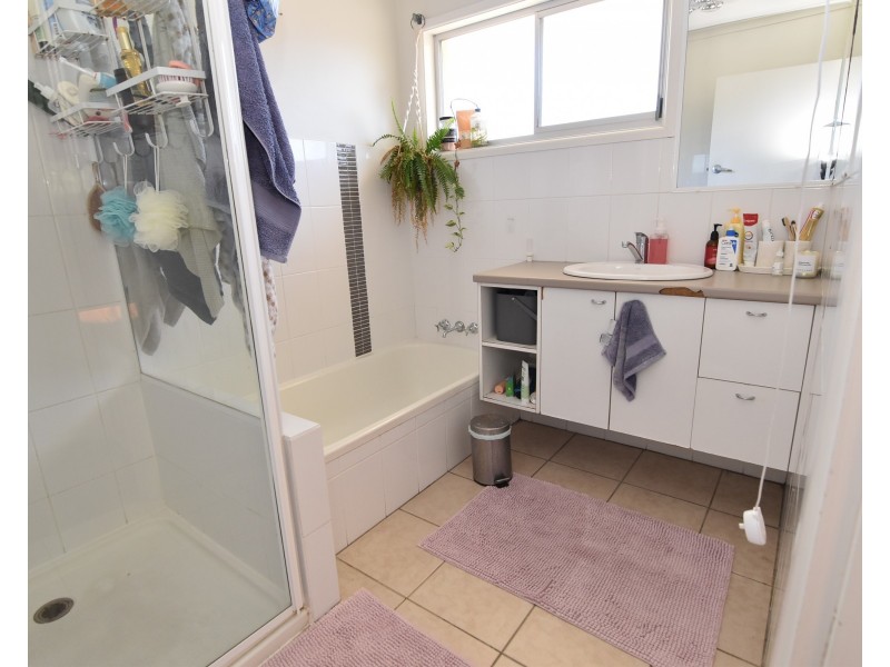 32 Hilltop Crescent, Maroochydore QLD 4558