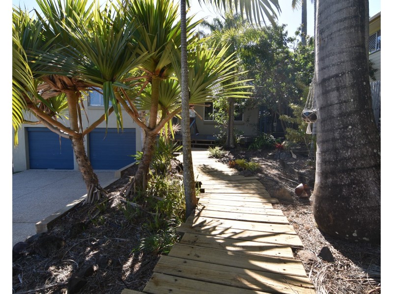 32 Hilltop Crescent, Maroochydore QLD 4558