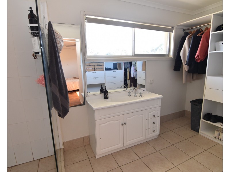 32 Hilltop Crescent, Maroochydore QLD 4558