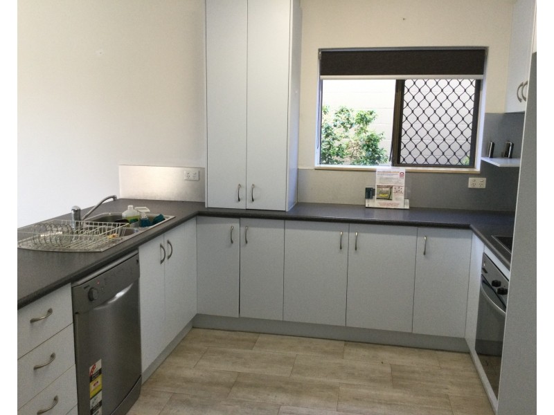1/45 Bradman Ave, Maroochydore QLD 4558