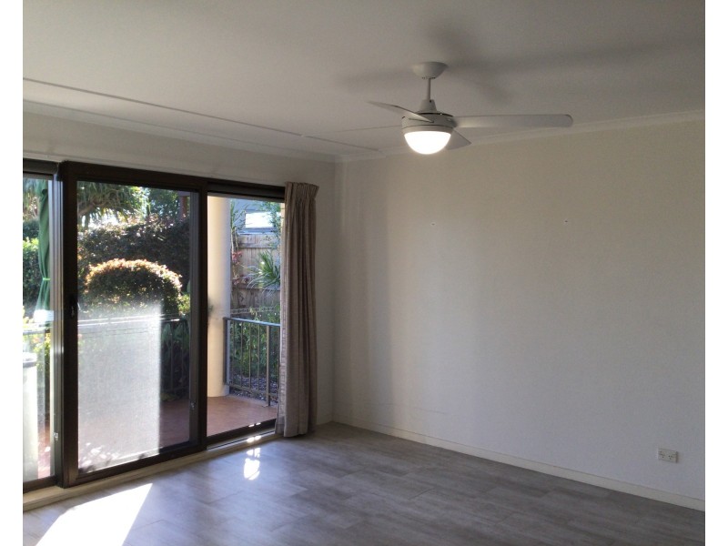 1/45 Bradman Ave, Maroochydore QLD 4558