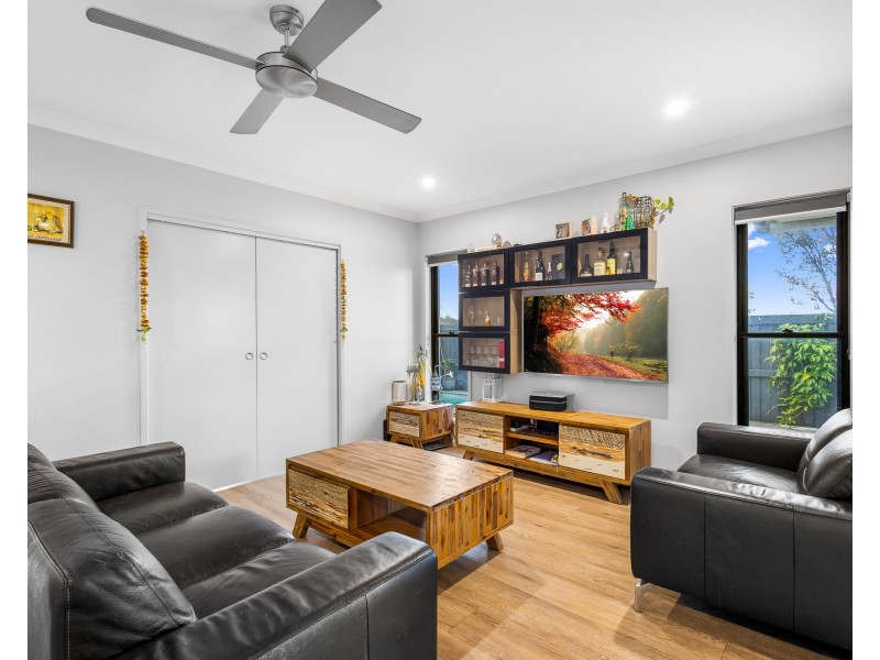 16 Sienna Crescent, Palmview QLD 4553