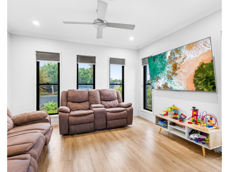 16 Sienna Crescent, Palmview QLD 4553