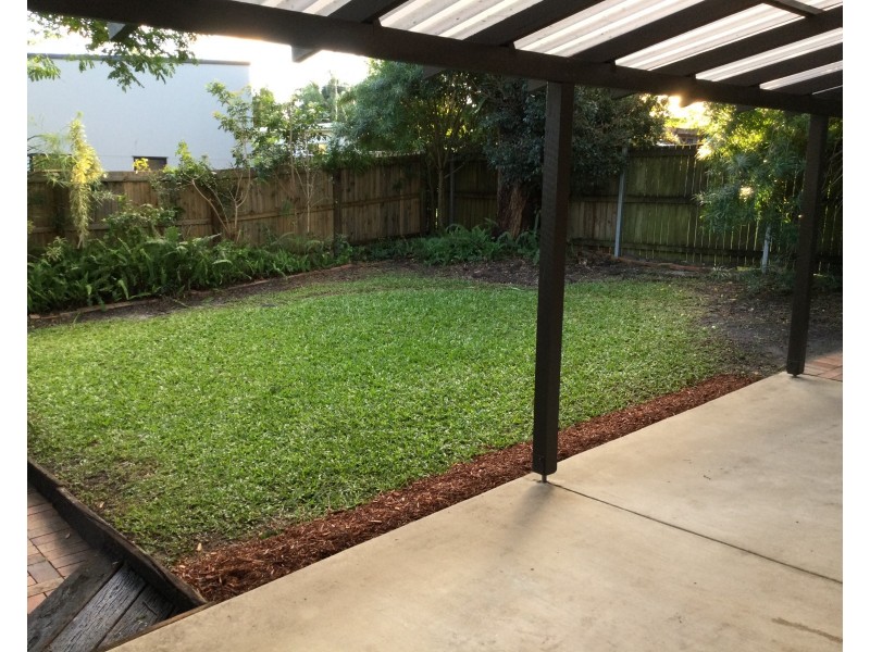 30 Parkway Drive, Mooloolaba QLD 4557