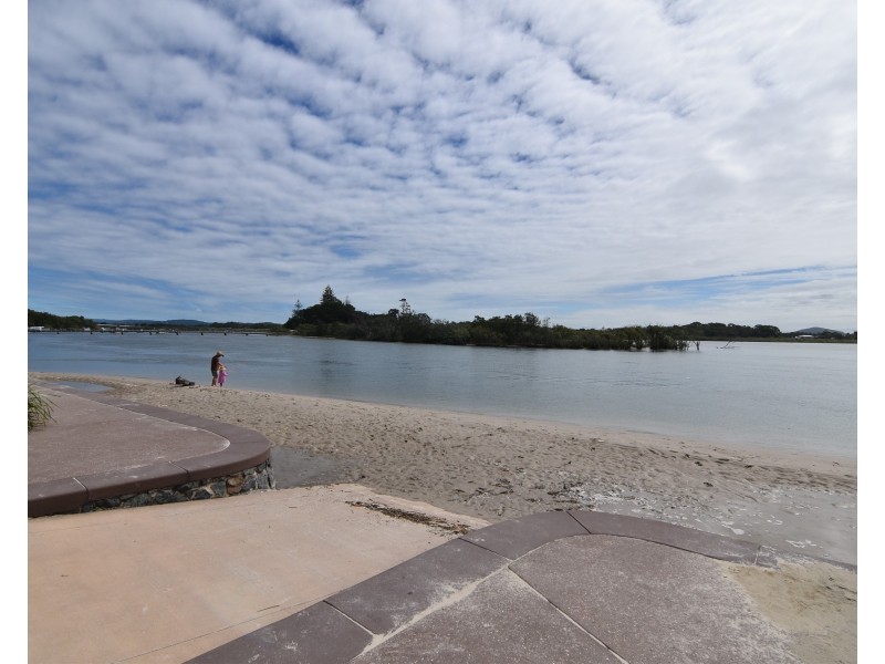 1/109 Bradman Avenue, Maroochydore QLD 4558