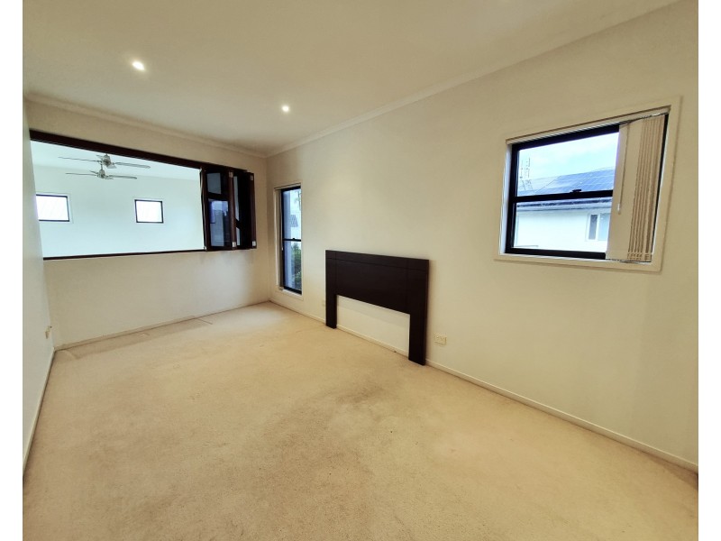 4 Aldinga Place, Mooloolaba QLD 4557