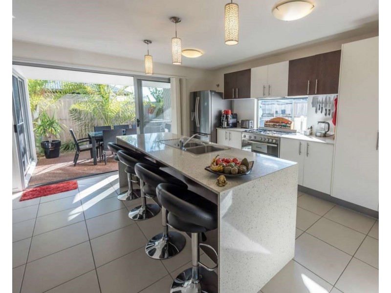 1 Flindersia Place, Mountain Creek QLD 4557