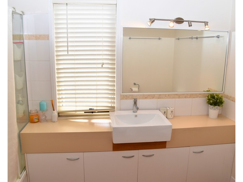 2/15 Radiata Drive, Maroochydore QLD 4558