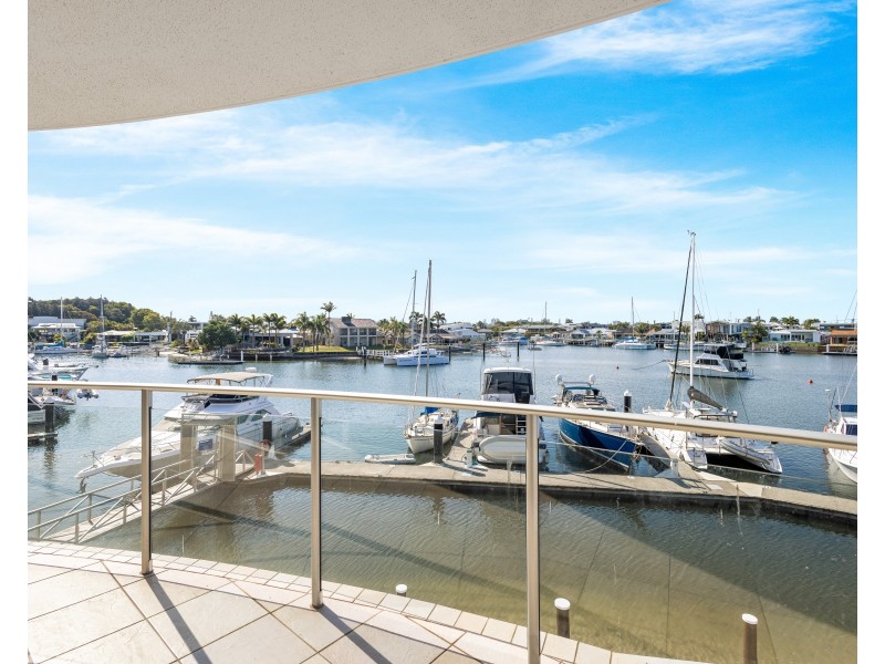 unit 204/13 Nicklin Way, Minyama QLD 4575