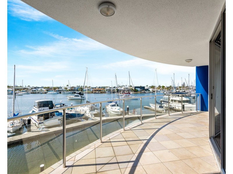 unit 204/13 Nicklin Way, Minyama QLD 4575