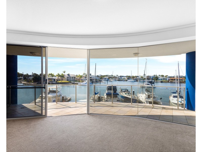unit 204/13 Nicklin Way, Minyama QLD 4575