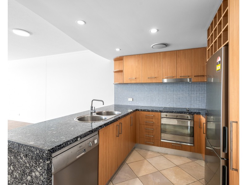 unit 204/13 Nicklin Way, Minyama QLD 4575
