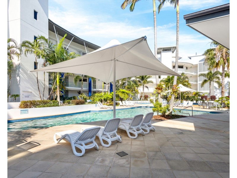 unit 204/13 Nicklin Way, Minyama QLD 4575