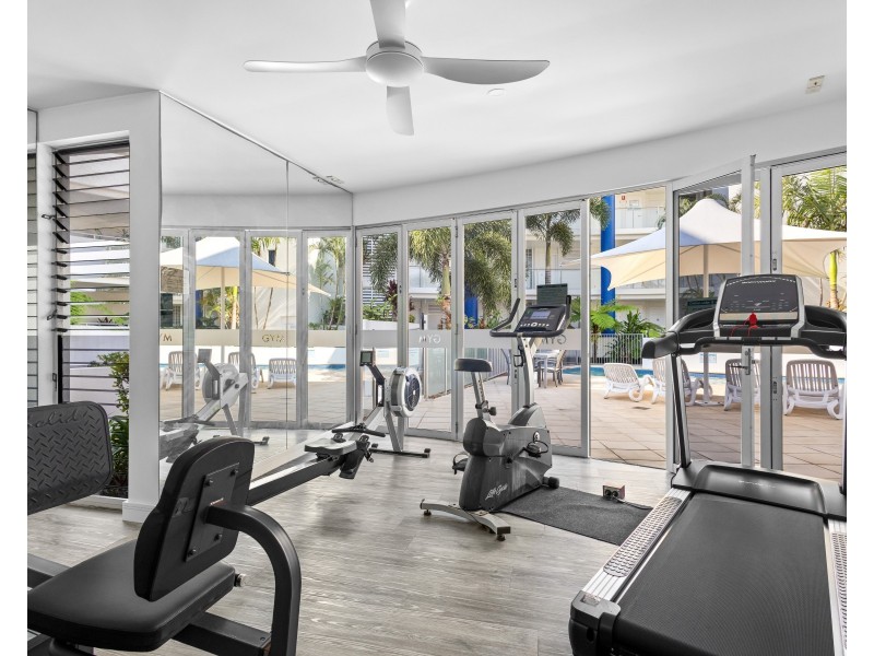 unit 204/13 Nicklin Way, Minyama QLD 4575