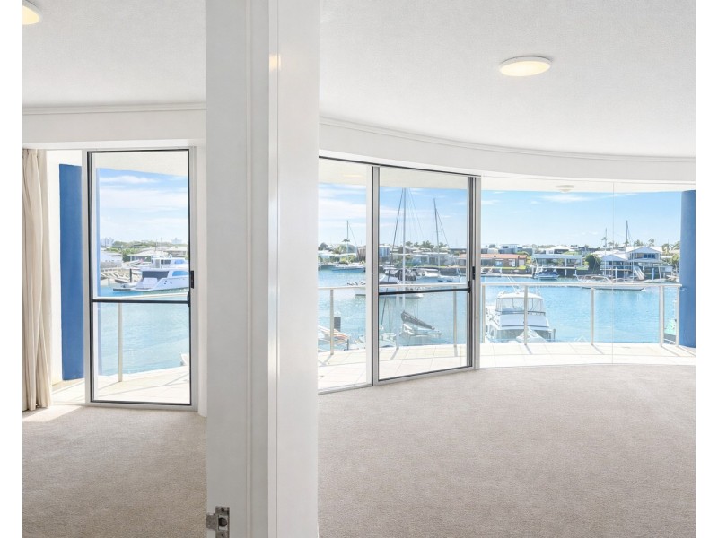 unit 204/13 Nicklin Way, Minyama QLD 4575