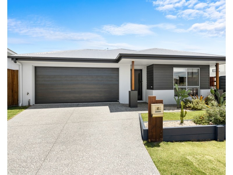 45 Roseleaf Crescent, Palmview QLD 4553