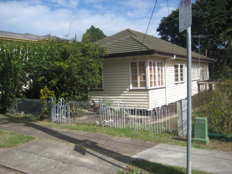 2 Milford Street, Ipswich QLD 4305