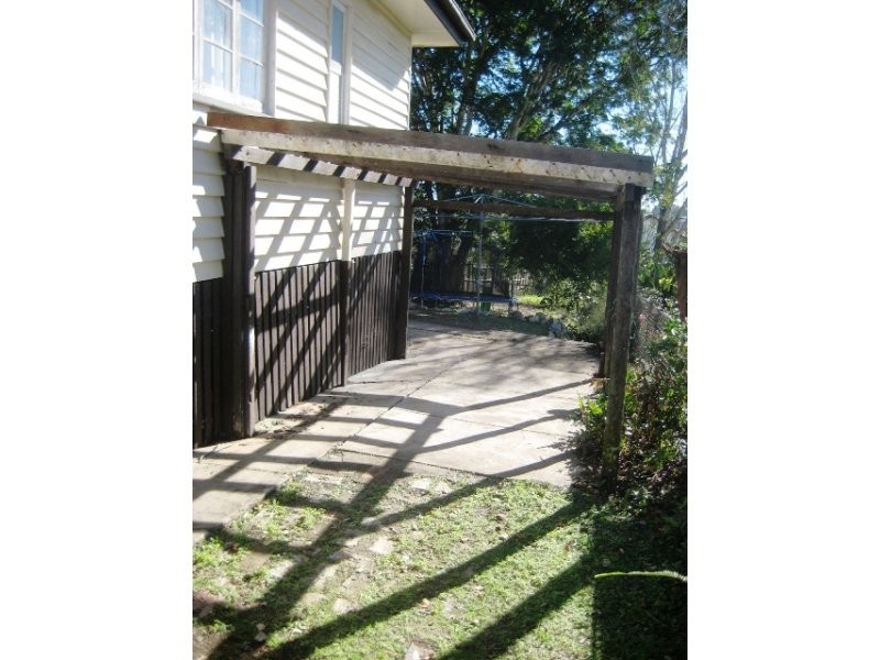 2 Milford Street, Ipswich QLD 4305
