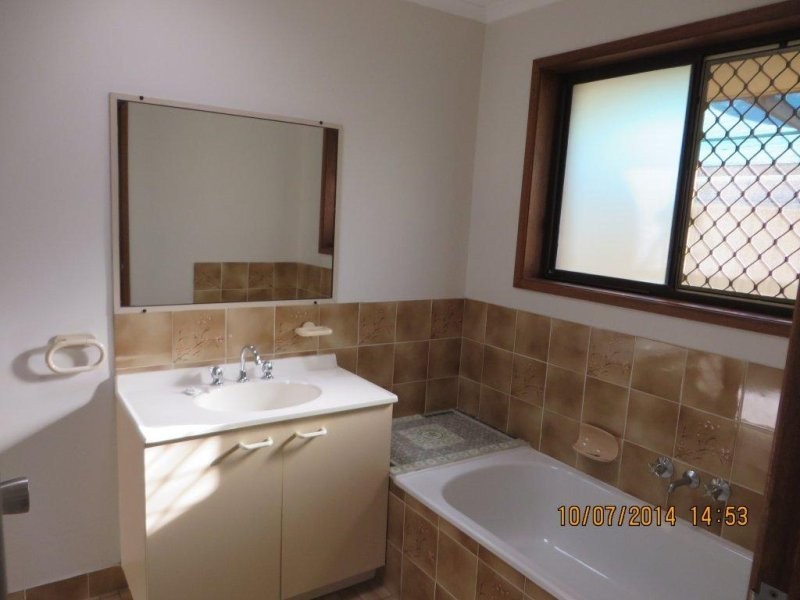 33 Peacock Crescent, Bokarina QLD 4575