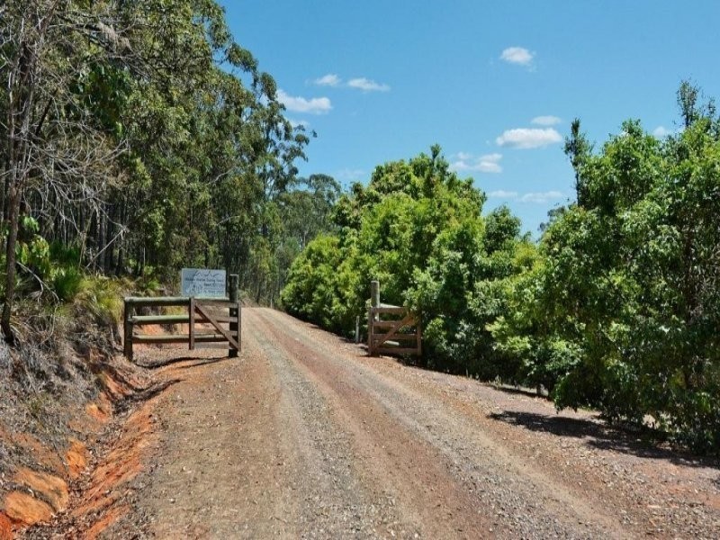 86 Wooleys Rd, Glass House Mountains QLD 4518