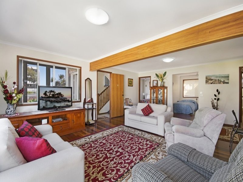 11 Queen Street, Moffat Beach QLD 4551