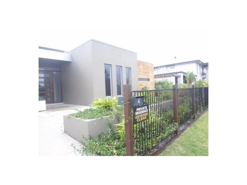 4 Feather Crt, Wurtulla QLD 4575