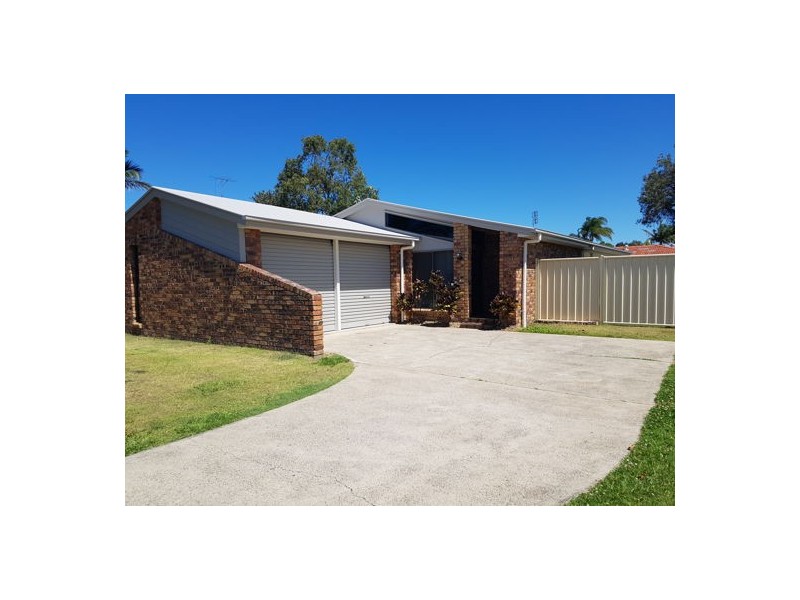 28 Currong St, Minyama QLD 4575