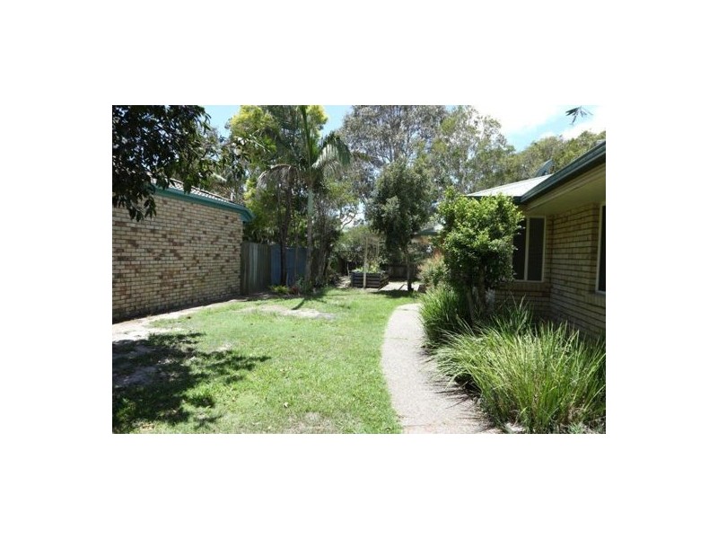 28 Lakeshore Drive, Little Mountain QLD 4551