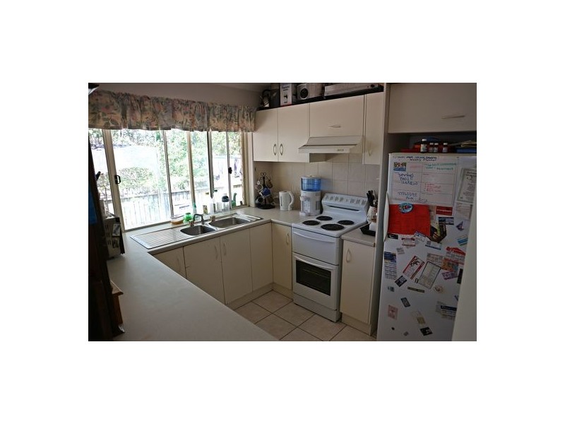 28 Lakeshore Drive, Little Mountain QLD 4551