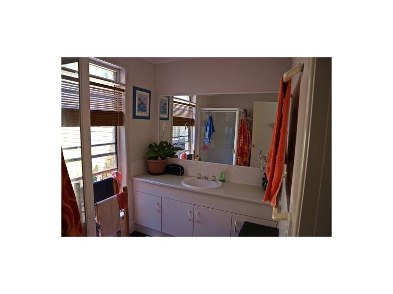 28 Lakeshore Drive, Little Mountain QLD 4551