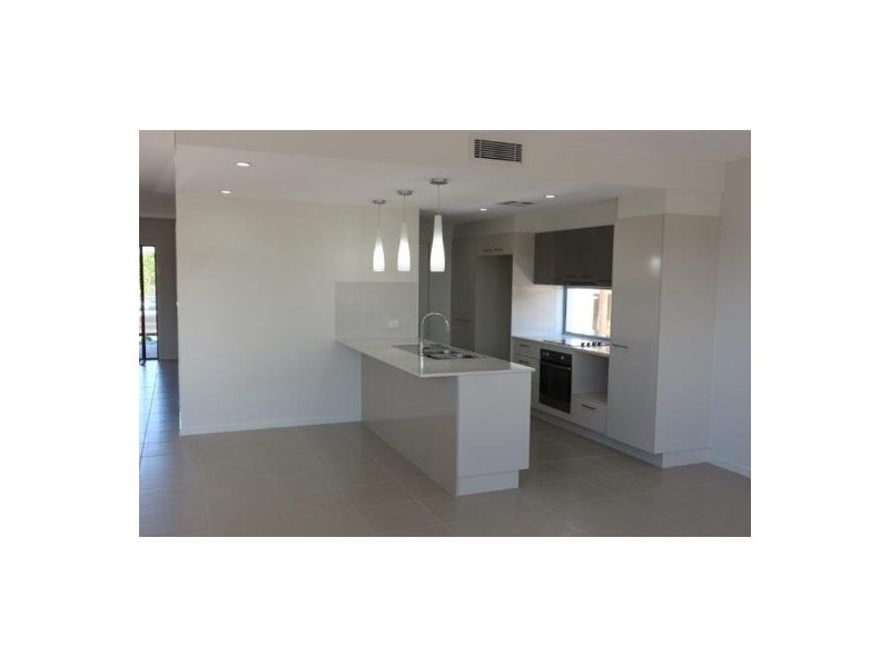 16 Espirit cres, Birtinya QLD 4575