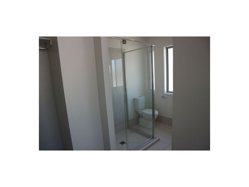 16 Espirit cres, Birtinya QLD 4575