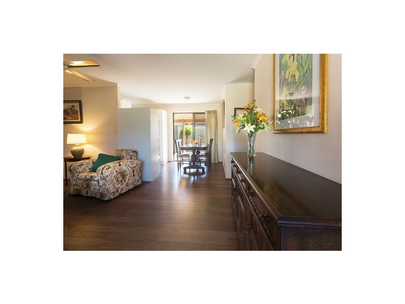 61/10 Melody Court, Warana QLD 4575