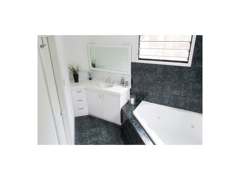 3 Meridian Court, Tanah Merah QLD 4128