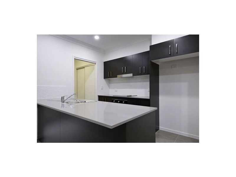 2 1 Prudence place, Meridan Plains QLD 4551