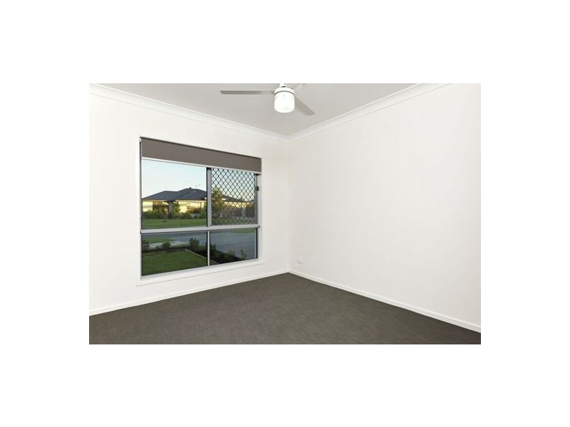 2 1 Prudence place, Meridan Plains QLD 4551