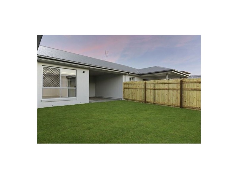 2 1 Prudence place, Meridan Plains QLD 4551