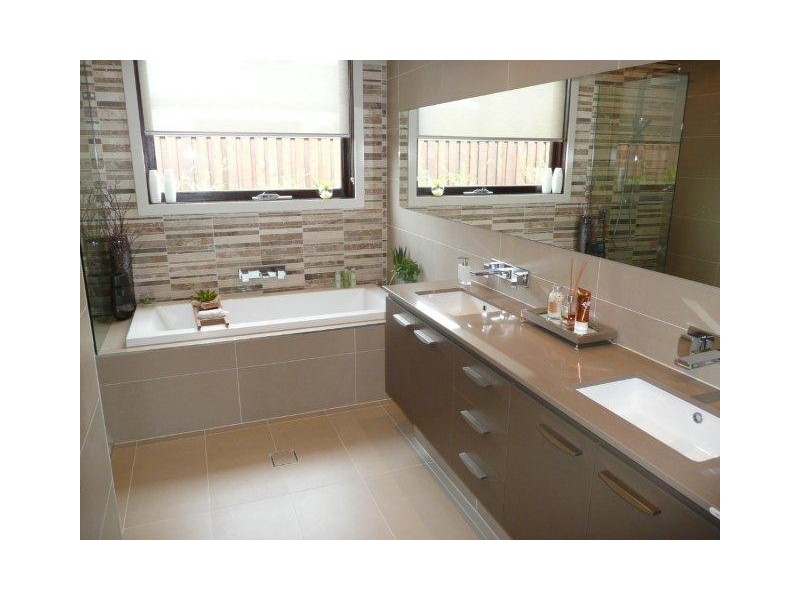 4 Feather Court, Birtinya QLD 4575
