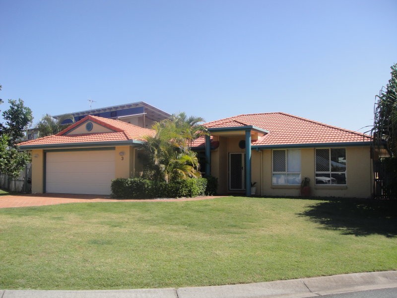3 Hakea Place, Rainbow Beach QLD 4581